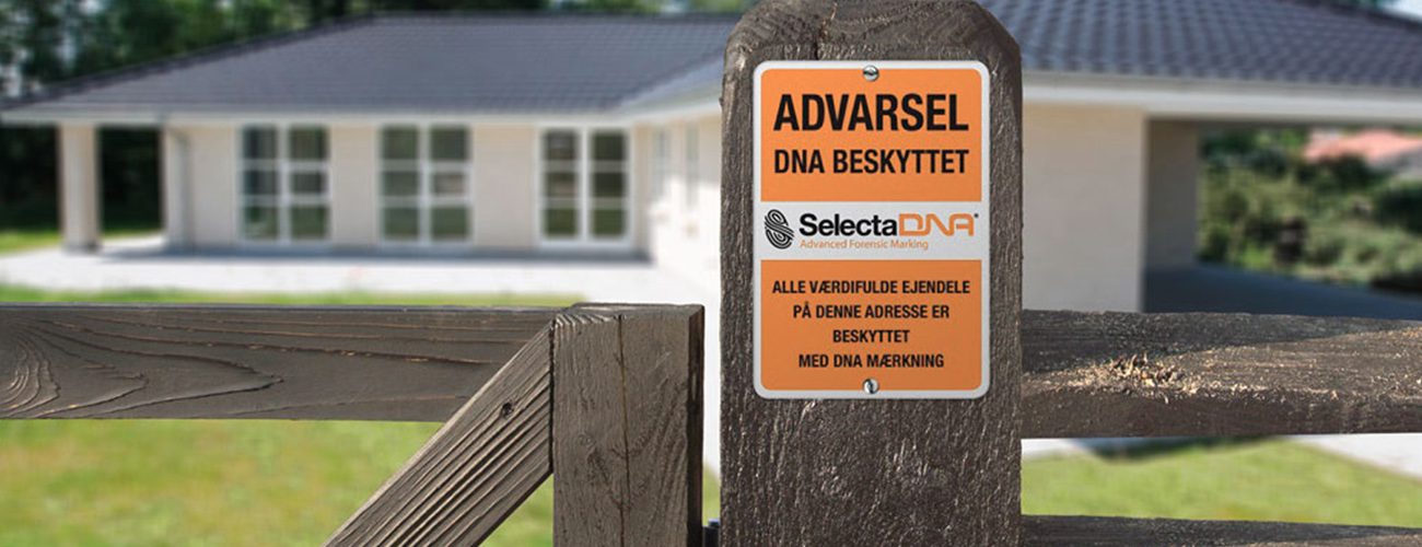 Skilt med DNA mærkning