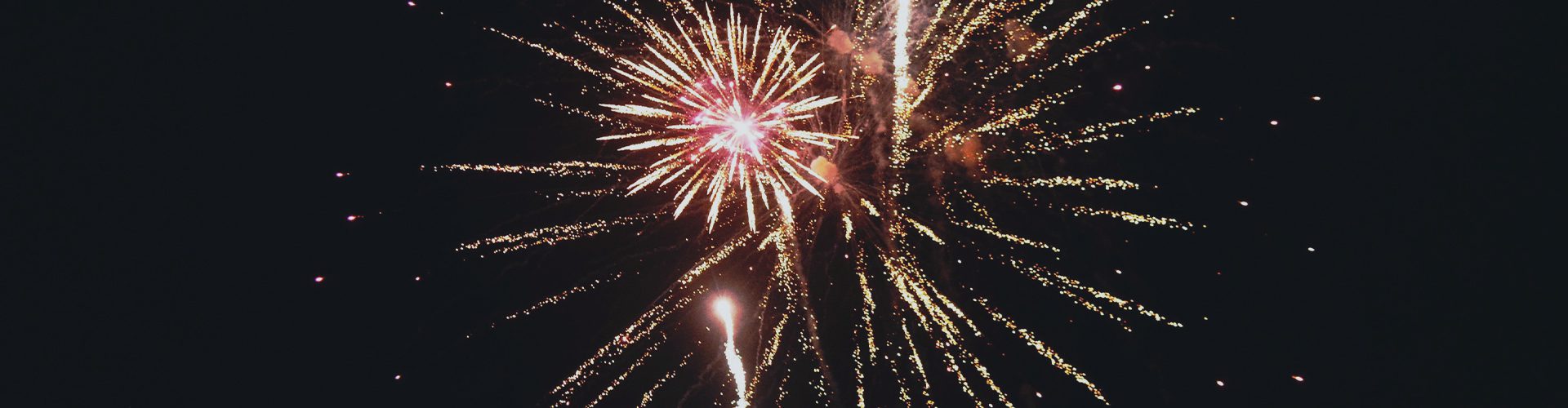 Fyrværkeri på himlen til nytår