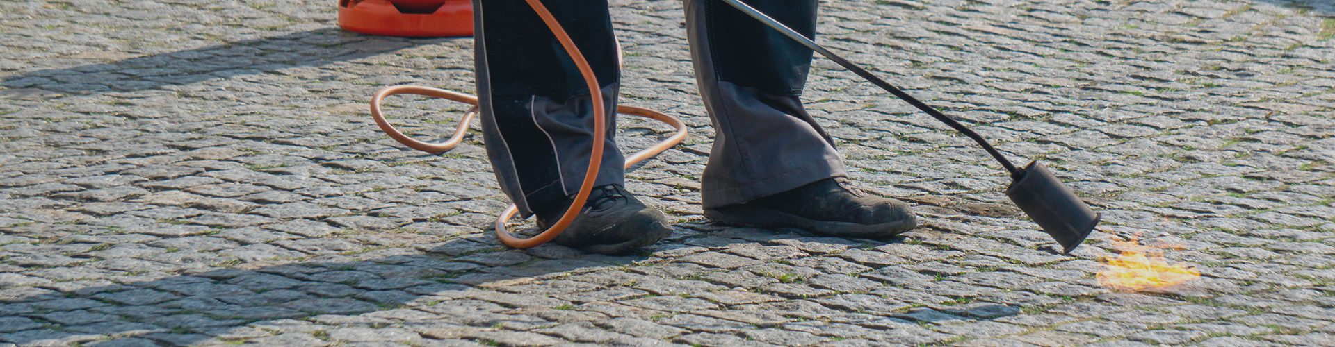 Brug ukrudtsbrænderen sikkert og med omtanke