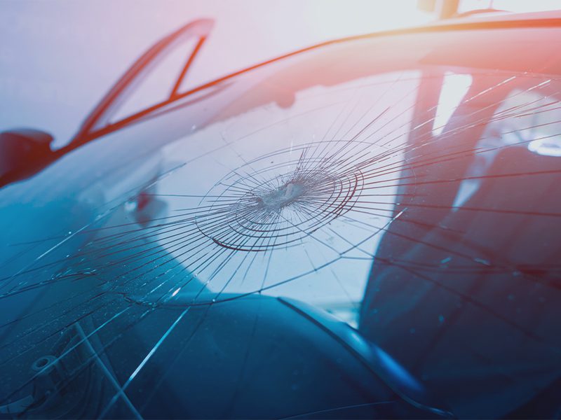 Glasskade på forrude på bil