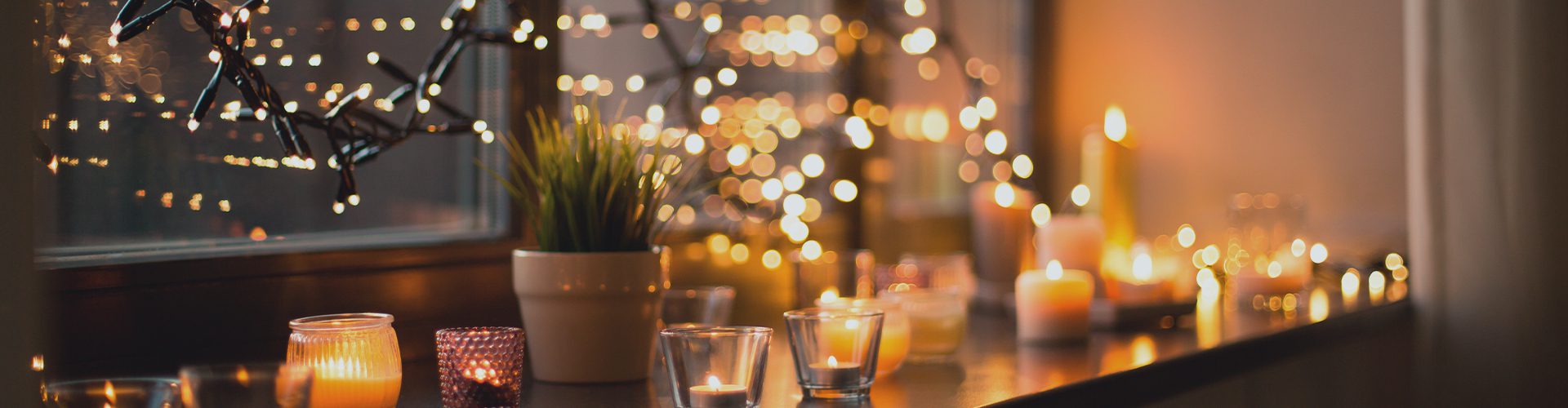 Levende lys i vindue